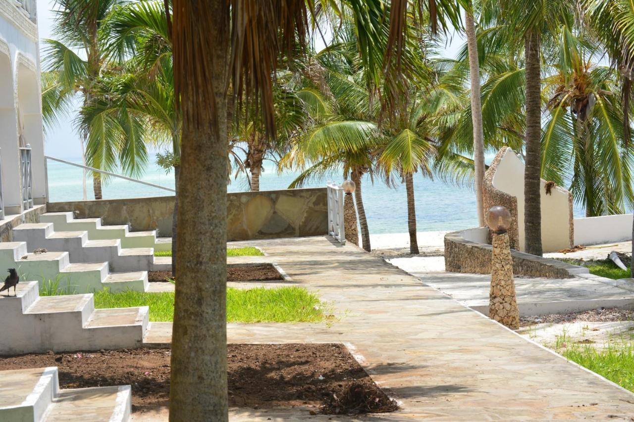 Twiga Beach & Spa Watamu Exterior photo